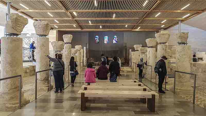 281 - Jordania - monte Nebo - basilica de Moises - interior